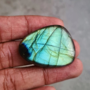 Lotto all'ingrosso di appariscenti cabochon di labradorite, cabochon di pietre preziose di labradorite a forma mista, lotto di labradorite, pietra sciolta di labradorite di alta qualità. immagine 7