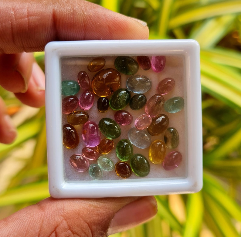 Cabochon di tormalina ovale da 500 pezzi, cabine di pietre preziose di tormalina, pietra sciolta cabochon di tormalina multicolore naturale per la creazione di gioielli. immagine 3