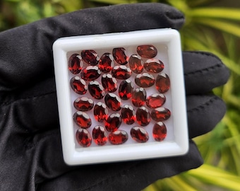 Natürlicher Mosambik Granat - Roter Edelstein mit Ovalschliff, Schmuckherstellung (5x4 bis 6 x 8 mm)