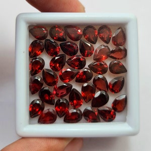 500 Pcs Pear Shape Garnet Cut Stone, Mozambique Garnet Gemstone Cut Stone, 4-8 MM Natural Red Garnet Faceted Loose Stone For Jewelry Making.