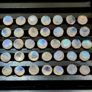 25 Pieces 6 MM Moonstone Cut Stone, Rainbow Moonstone Faceted Gemstone, Natural Rainbow Moonstone Round Loose Stone For Jewelry Making.