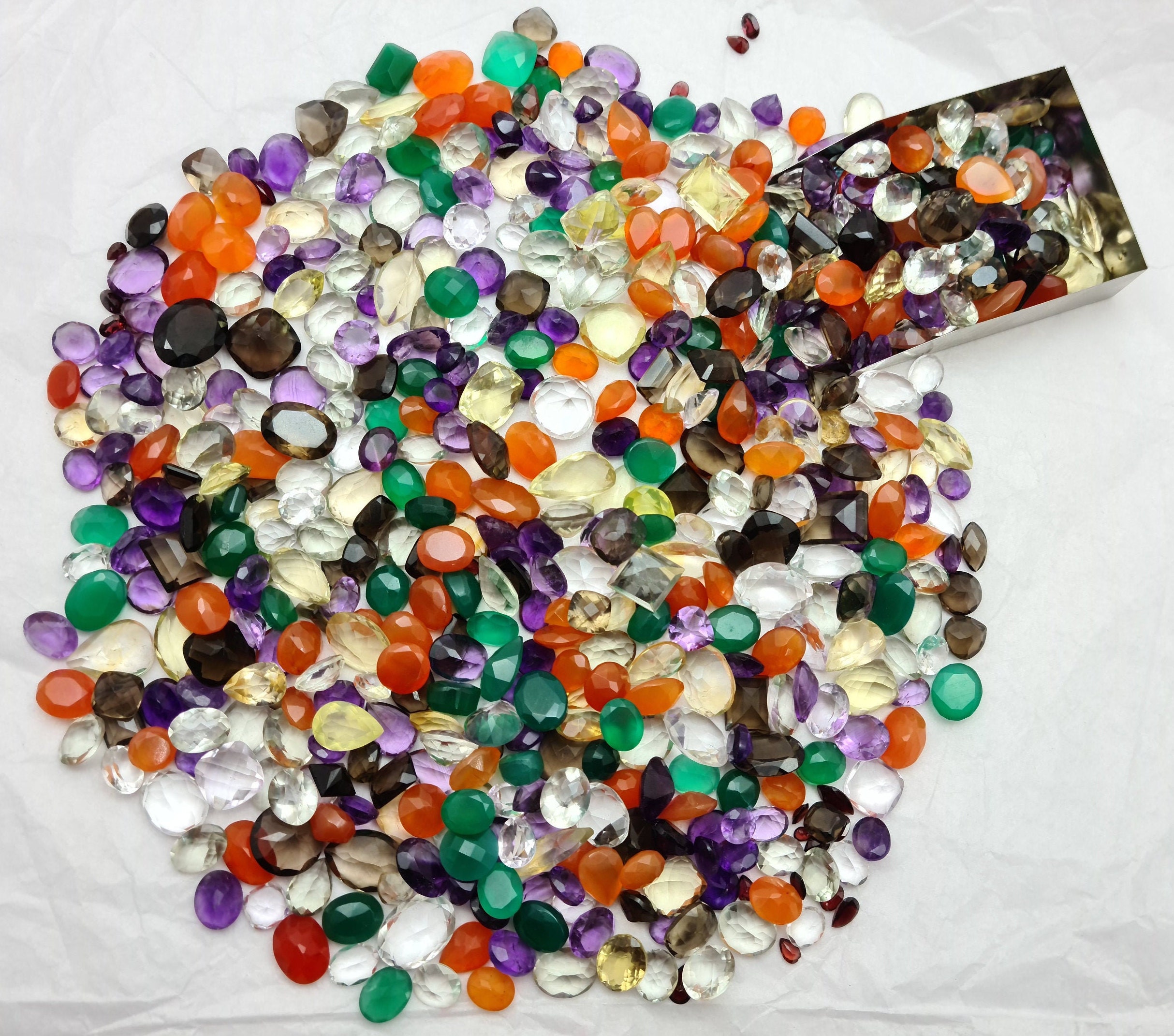Over 5000 Carats Mixed Loose Gemstones, Multi Color Stones Faceted