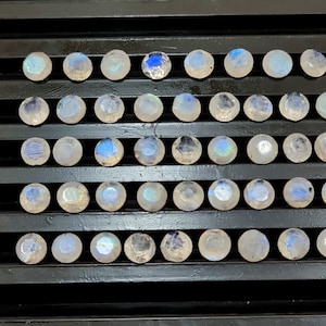 25 Pieces 5 MM Moonstone Cut Stone, Rainbow Moonstone Faceted Gemstone, Natural Rainbow Moonstone Round Loose Stone For Jewelry Making.