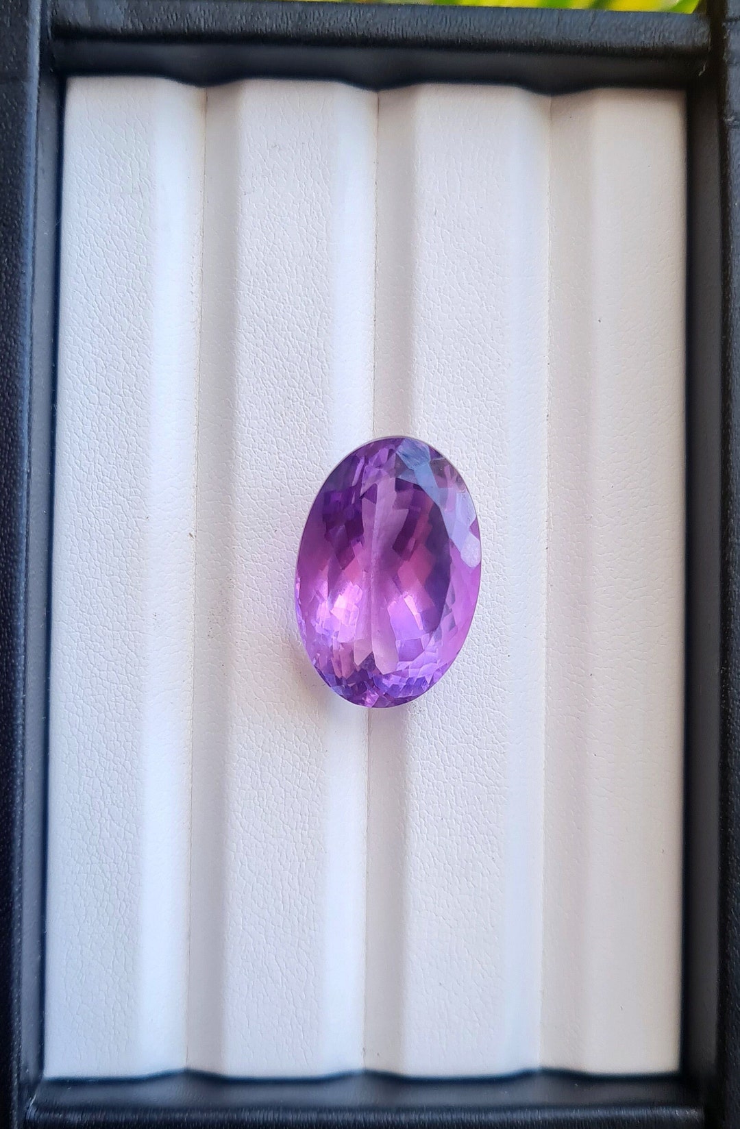 Pierre taillée en améthyste de 22 x 15,5 mm, pierre à facettes en — free download