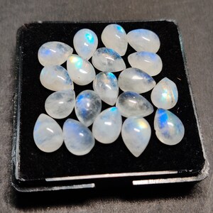 Rainbow Moonstone Pear Cabochons, Blue Fire Gemstone, 7x10mm, 23 Pcs