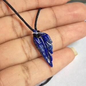 Lapis lazuli Crystal Carving pendant necklaces : Natural polished crystal carving jewellery