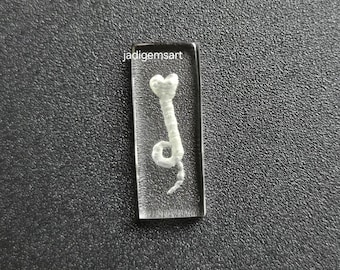 Cristal de roca de cuarzo grabado a mano con forma de serpiente INTAGLIO / Talla de piedra preciosa tallada a mano 18*7*3 mm para joyería