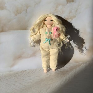 ensemble de poupées avec vêtements, poupée faite main, cadeau pour fille, poupée avec vêtements, poupée de jeu en textile, poupée image 3