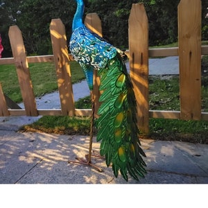 Peacock with Solar lighting - Garden decor
