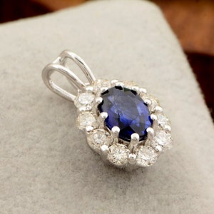 Blauer Saphir Anhänger im Ovalschliff, 1.11Tcw Halo Diamant Saphir Anhänger, 10k / 14k Weißgold Statement Anhänger, Blauer Edelstein Anhänger für Frauen