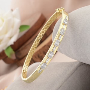 Gold Diamond Bangle Bracelet / 18k Yellow Gold Bracelet / Fine Jewelry Bracelet / Baguette Diamond Wedding Bracelet / Women Wedding Jewelry