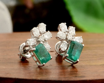 Smaragd Diamant Cluster Ohrringe, 14k Weißgold Ohrstecker, feiner Schmuck