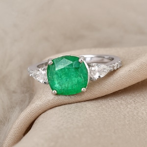 Emerald Diamond Ring 2.60 Tcw| 18k/14k White Gold Dainty Ring| Three Stone Ring| Emerald Engagement Ring| Cushion Cut Emerald Gift for Her