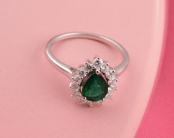 エメラルドダイヤモンドリング 0.89カラット｜18Kホワイトゴールド