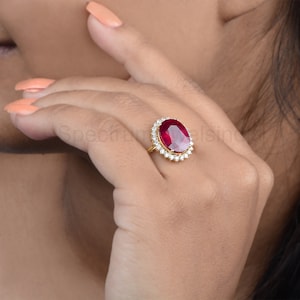 Anello in oro con diamanti / Anello nuziale con pietre preziose lavorate / Anello con alone di diamanti delicato / Anello da cocktail in oro 10k / Anelli con diamanti per donna