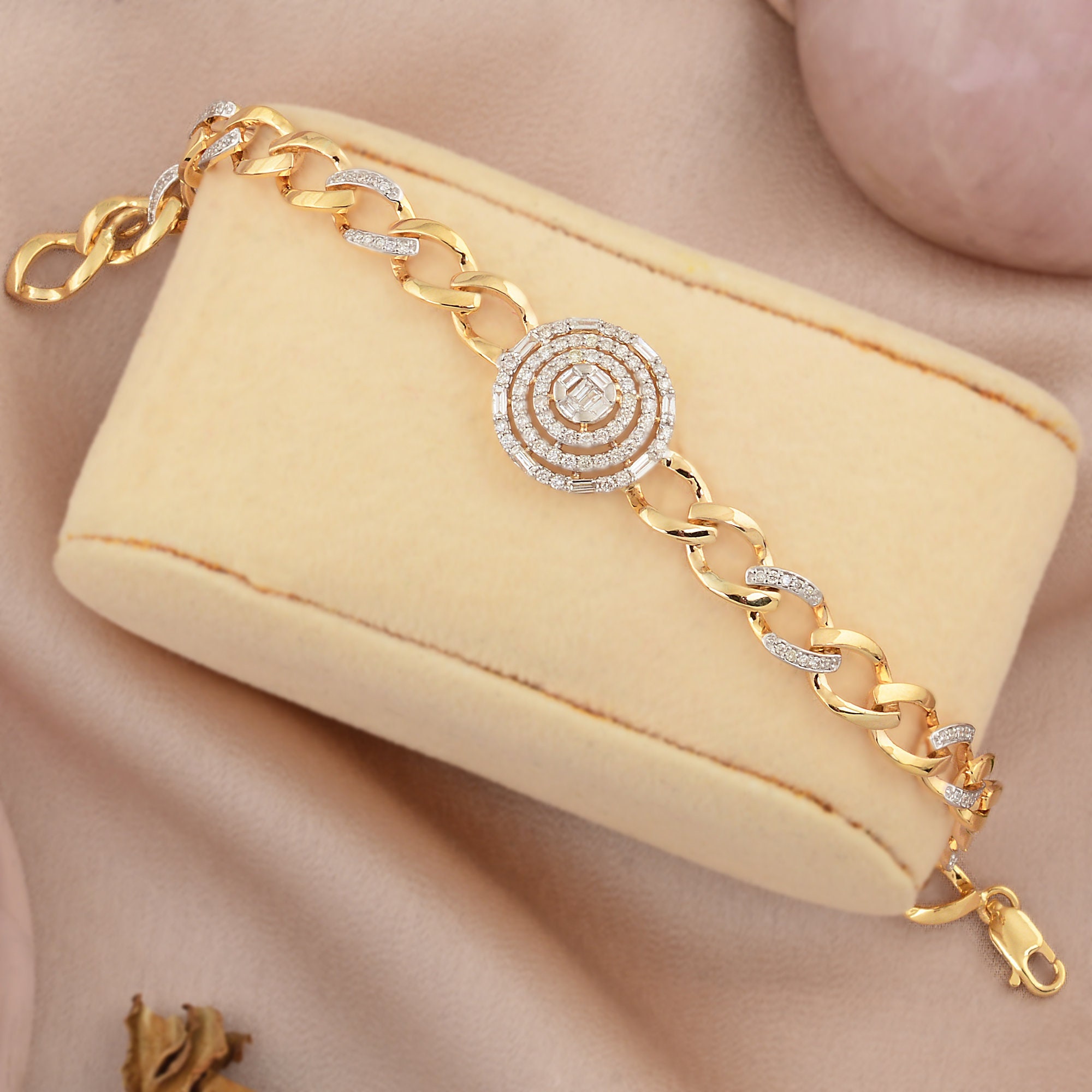 K18Diamond Line ゴールドバングル ダイヤモンド装飾 18k Gold Diamond Link Chain Bracelet, Round & Baguette