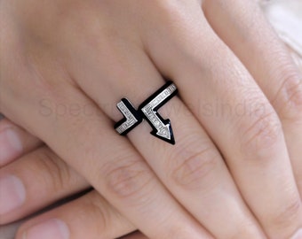 Pierścionek z diamentem Arrow | Obrączka z białego złota 18k z czarną emalią