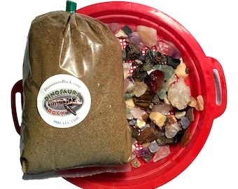 Kit de prospección para la minería de piedras preciosas: bolsa de compuerta de 2,2 kg y tamiz de arena. Contiene docenas de minerales y piedras preciosas reales.