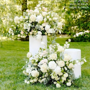 Elegante composizione floreale per matrimonio con fiori di campo bianchi, fiori per navata, cartello per matrimonio, fiori per altare del camino, fiori per arco a terra