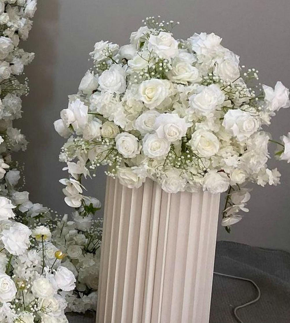 Rose & Baby's Breath Wedding Centerpiece: Romantic Floral Kissing Ball