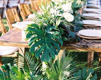 Tropical Palm Leaf Wedding Table Flower Arrangement: Boho Floral Backdrop