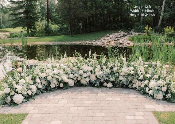 Elegant Wedding Floral Ground Arch: Sweet Table Flower Arrangement