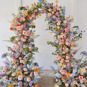 Arco nuziale con fiori selvatici Fiori con crema pasticcera alla pesca artificiale Fiori luminosi Decorazione per matrimonio ad arco a forma di U Fiori primaverili