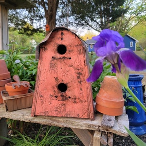 Birdhouse with metal roof