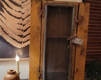 Display Hanging Cabinet
