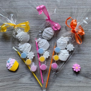 cupcake party cone / kids party bag / birthday Party favour/ cupcake party bag activity/ Children’s Party bag filler/ paint your own cupcake