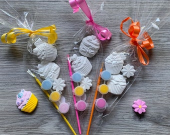 cône de fête de cupcake / sac de fête pour enfants / faveur de fête d'anniversaire / activité de sac de fête de cupcake / remplissage de sac de fête pour enfants / peindre votre propre cupcake