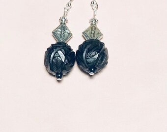 Plata esterlina Whitby Jet Lágrima Pendientes con Pasador