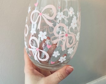 Coquette Wine Glass- Daises- Pink Bows- Gift for Her- Pink Wine Glass- Love- Wine Tumbler- Heart- Wine Gift- Wine - Stemless Wine Glass