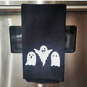 Ghost Flour Sack Towel- Halloween Kitchen Towel-Tea Towel-Dish Towel- Fall Kitchen Decor- Halloween Decor- Home Decor- Pumpkins- Witch