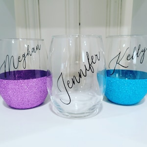 Personalized Wine Glass- Stemless Glitter Wine Glass- Gift for Bridesmaids- Wine- Wine Glass with name- Wine Tumbler- Gift for Friend- Name
