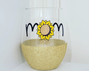 Mom Sunflower Wine Glass- Stemless Glitter Wine Glass- Mothers Day- Wine Gift- Gift for Her- Mom Wine Glass- Mom Gift- Glitter Dipped- sun