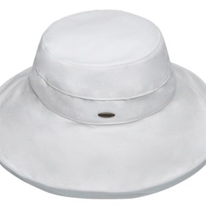 100% Cotton Cloche Summer Wide Brim Diva Style Floppy Hat: Foldable, packable beachwear for sun shade. Optional personalization available.