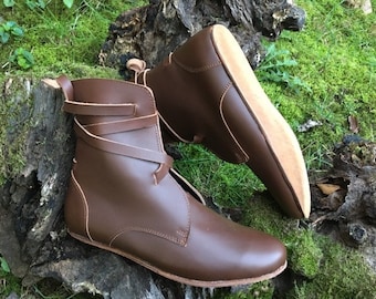 Botas medievales tradicionales rumanas/Artesanía hecha a mano/Regalo gratis - Copa de vino rumana hecha a mano / Calzado rumano