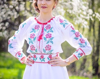 Traditional Romanian Wedding Dress &quot;Diana&quot; / manual sewn embroidery / Free Gift - Romanian handmade wine cup / National Romanian costume