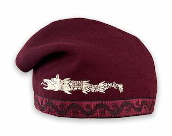 Sombrero tradicional Dacic &quot;Lobo Dacic&quot; - Tela y lana / Hecho a mano / Regalo - Copa de vino rumana hecha a mano / Color de la veta