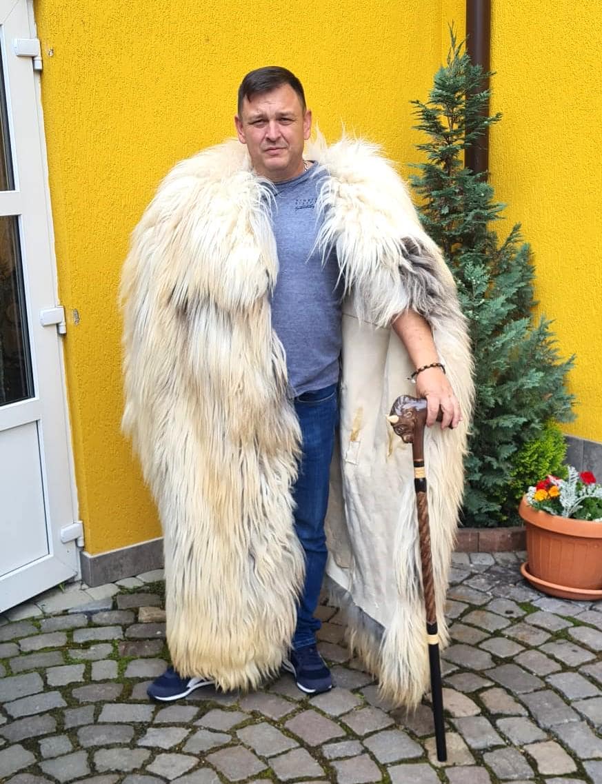 Royal Sheep Coat / the White Wolf / Traditional Sheepskin