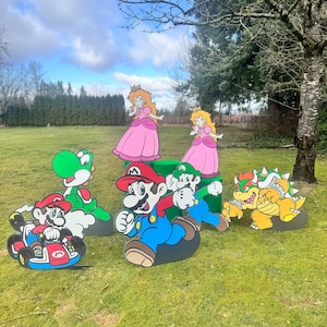 Voyageur debout Mario Bros de 1 à 2 pieds, Luigi, Princess Peach ou yoshi, Bowser, accessoires de fête, accessoires de décoration ou décoration de chambre.