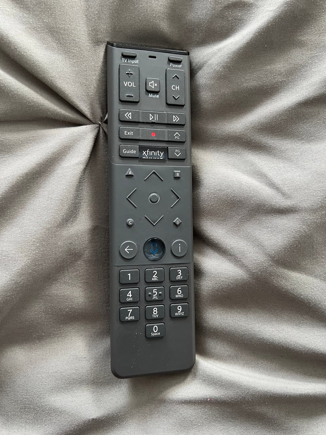 XR15 V2 UQ Wedge Gray Voice Remote Control X1 Comcast Xfinity Brand