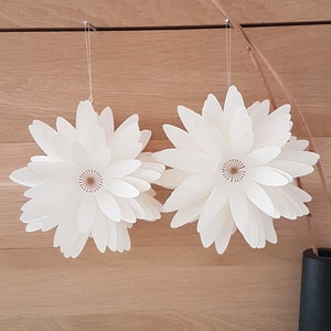 Papierblumen / Margeriten / 3 D / 2er-Set / Durchmesser 12 cm / paperflower / Wohnraumdeko / B.0010