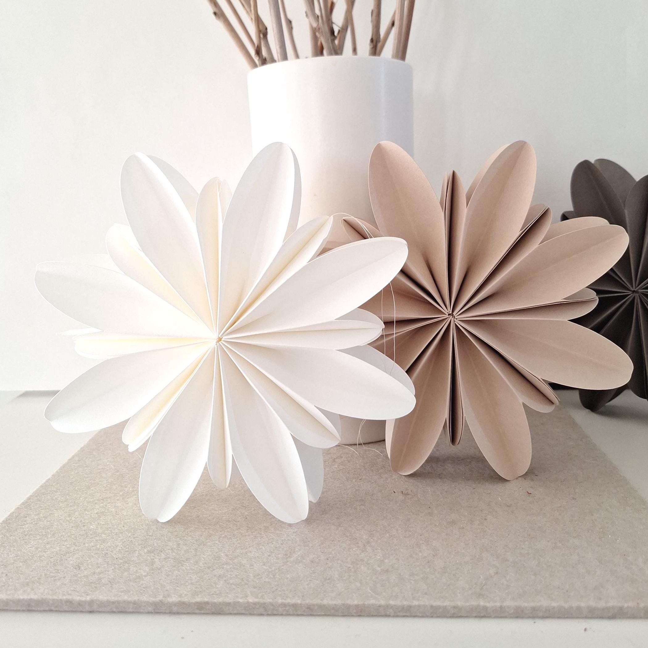 Riesige papierblumen