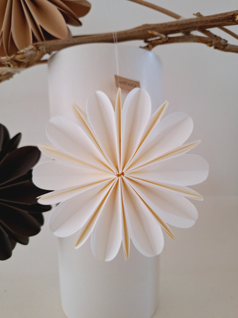 Papierblumen 3D / 3er-Set / D 12cm / Farben: weiß, beige, anthrazit / h Bild 4