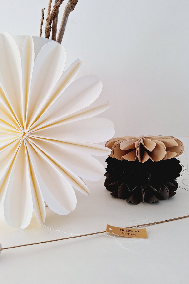 Papierblumen 3D / Einzelblumen / D 24cm / Farben: weiß, beige, schwarz, anthrazit / j zdjęcie 8