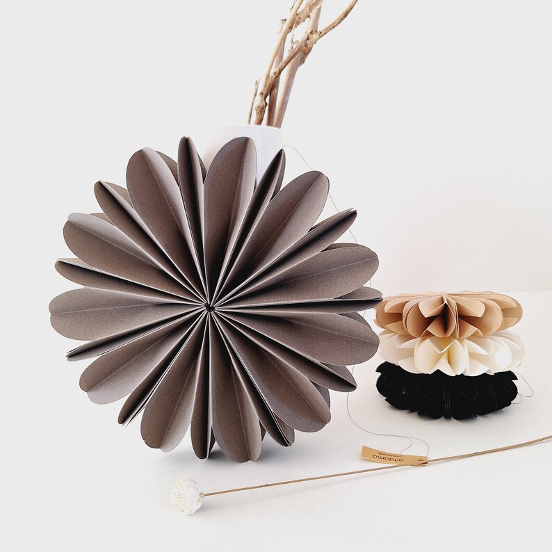 Paper flowers 3D / single flowers / D 24 cm / Colors: white, beige, black, anthracite / j image 1