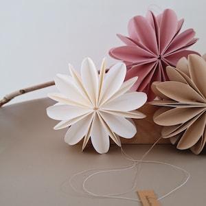 Papierblumen 3D / 4er-Set / D 8,5cm / Farben: weiß, beige, rosa, altrosa / paperflowers /Geschenketopper / n Bild 5