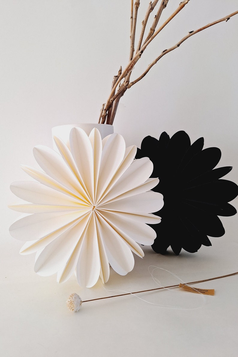 Papierblumen 3D / Einzelblumen / D 24cm / Farben: weiß, beige, schwarz, anthrazit / j zdjęcie 7